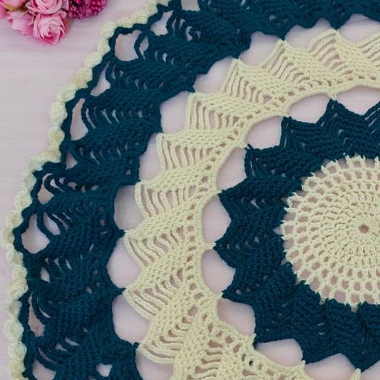 HariNeel Traditional Handmade Thal Posh (Set of 1)